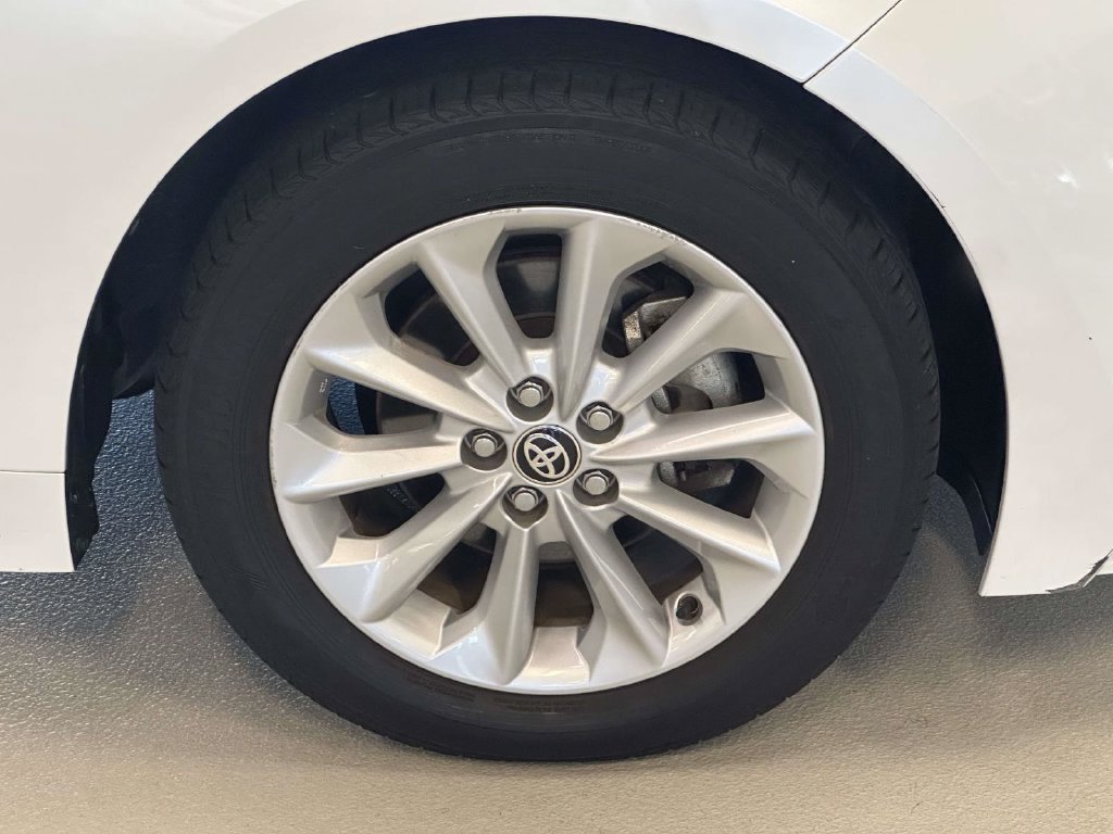 Used 2022 Toyota Corolla LE w/ LE Convenience Package FWD image 9