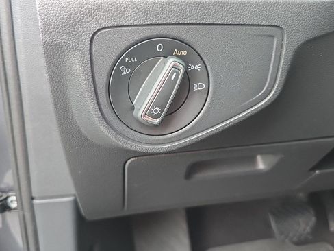 Used 2021 Volkswagen Atlas SE image 16