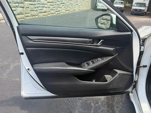 Used 2018 Honda Accord Sport image 27
