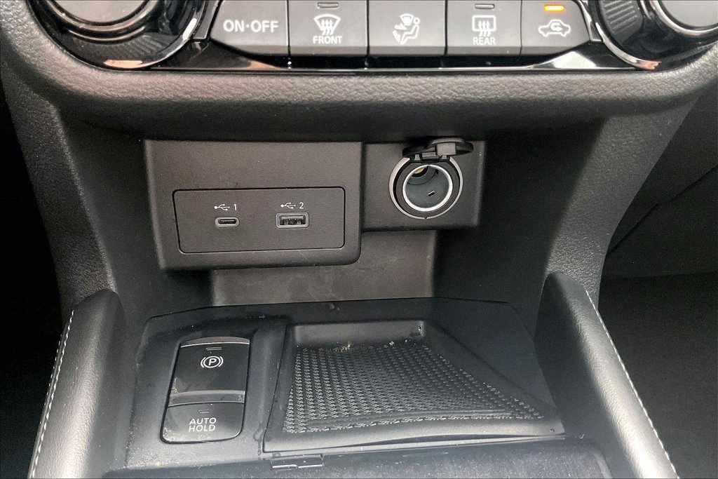 Used 2024 Nissan Kicks SR FWD image 16