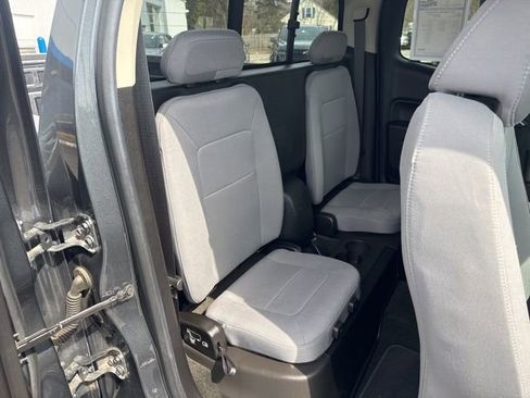 Used 2017 Chevrolet Colorado LT w/ LT Convenience Package RWD image 21