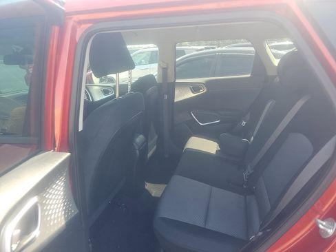 Used 2023 Kia Soul LX w/ LX Technology Package FWD image 19