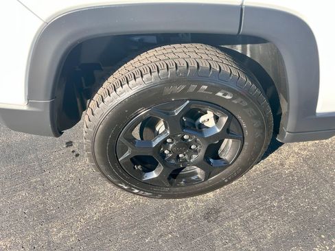 Used 2024 Jeep Compass Trailhawk w/ Trailhawk Convenience Group image 39