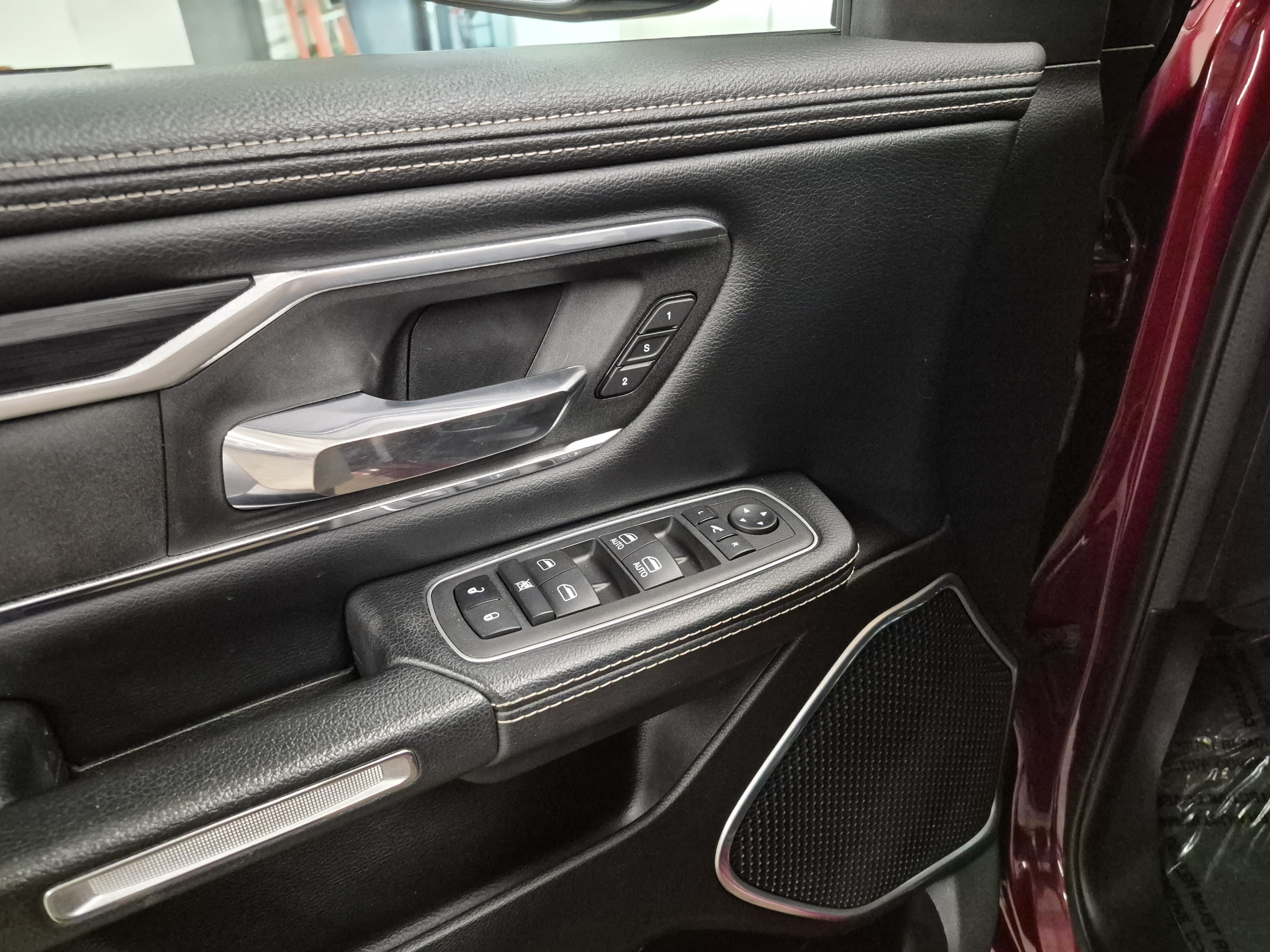 Used 2023 RAM 1500 Laramie AWD/4WD image 9