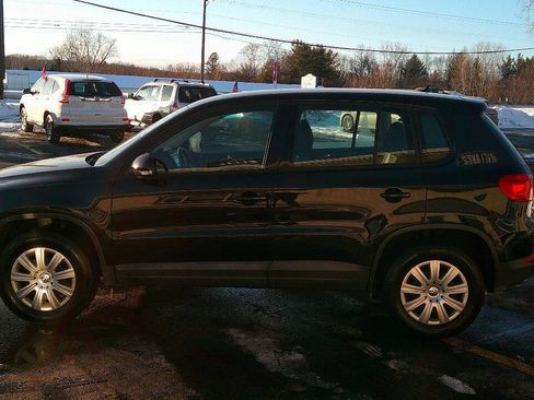 Used 2013 Volkswagen Tiguan S image 7