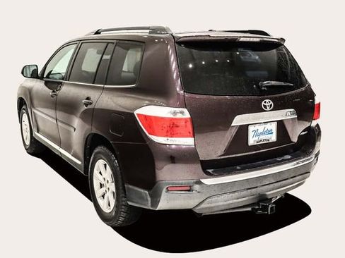 Used 2011 Toyota Highlander SE image 8