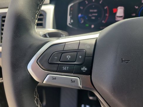 Used 2023 Volkswagen Atlas Cross Sport SE FWD image 26