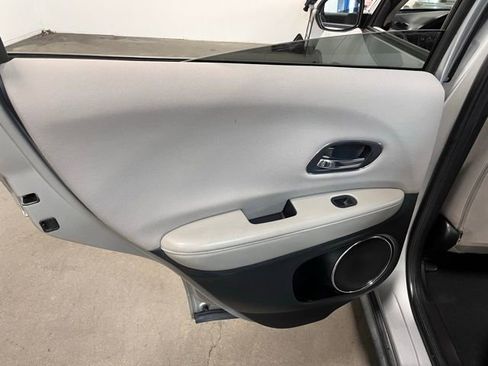 Used 2016 Honda HR-V EX image 19