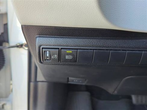 Used 2023 Toyota Corolla SE w/ SE Premium Package FWD image 9