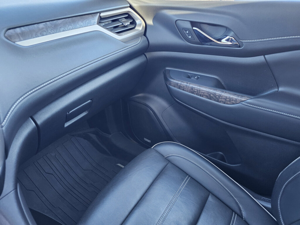 Used 2023 GMC Acadia Denali w/ Denali Technology Package FWD image 28