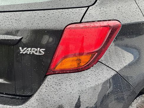Used 2015 Toyota Yaris L image 22
