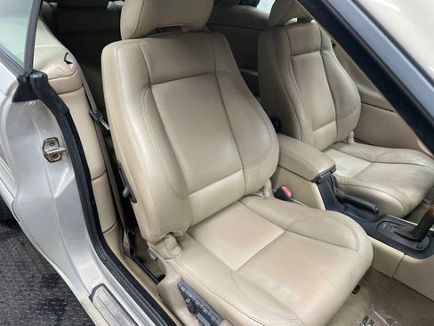 Used 2004 Volvo C70 HT image 2