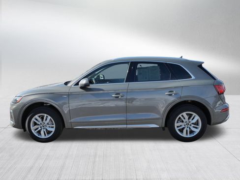 Used 2023 Audi Q5 2.0T Premium w/ Convenience Package image 4
