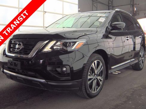 Used 2017 Nissan Pathfinder Platinum w/ Family Entertainment Package AWD/4WD image 1