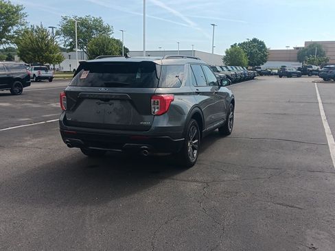 Used 2023 Ford Explorer XLT w/ Equipment Group 202A AWD/4WD image 5
