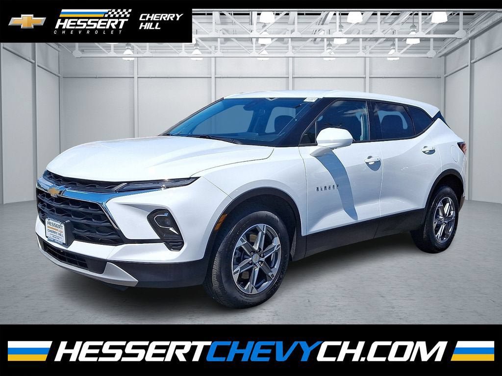 Certified 2024 Chevrolet Blazer LT FWD image 1