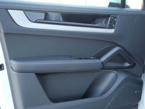 New 2026 Porsche Cayenne E-Hybrid image 9