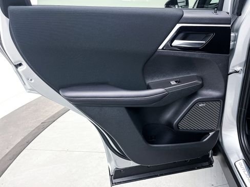New 2025 Mitsubishi Outlander ES image 24