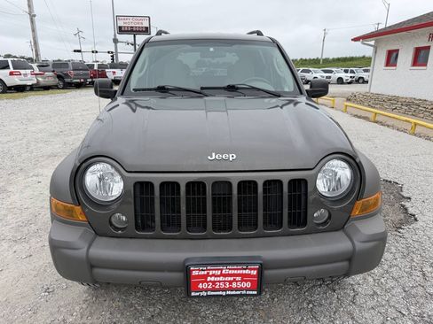 Used 2006 Jeep Liberty Sport AWD/4WD image 8