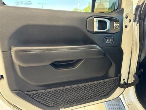 Used 2018 Jeep Wrangler Unlimited Sahara w/ Cold Weather Group AWD/4WD image 13
