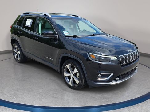 Used 2021 Jeep Cherokee Limited w/ Elite Package FWD image 3