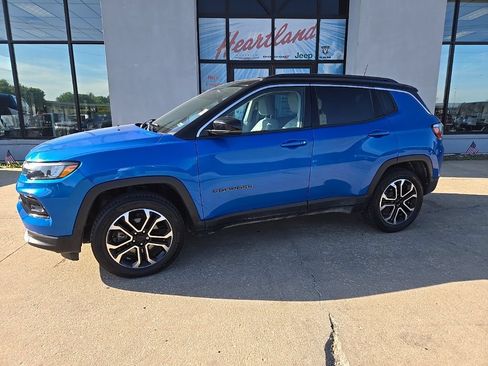 Used 2022 Jeep Compass Limited AWD/4WD image 5