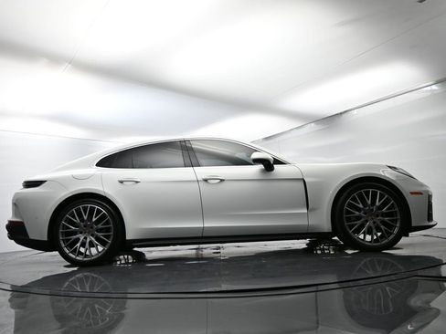 Certified 2025 Porsche Panamera image 51