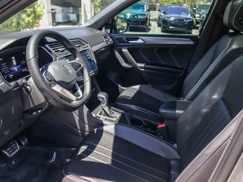 Used 2022 Volkswagen Tiguan SE R-Line FWD image 18