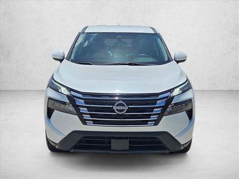 Used 2024 Nissan Rogue SV FWD image 2