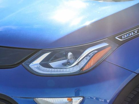 Used 2019 Chevrolet Bolt Premier w/ Infotainment Package image 8