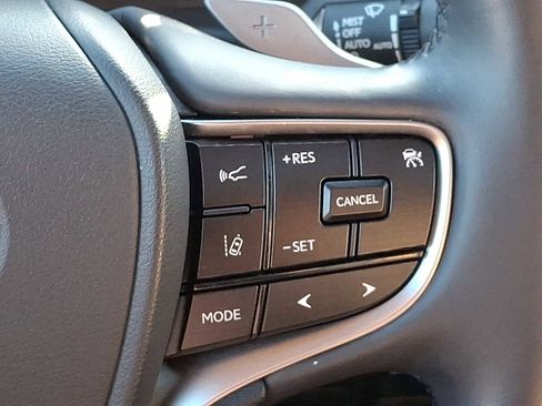 Used 2023 Lexus ES 250 w/ Premium Package image 22