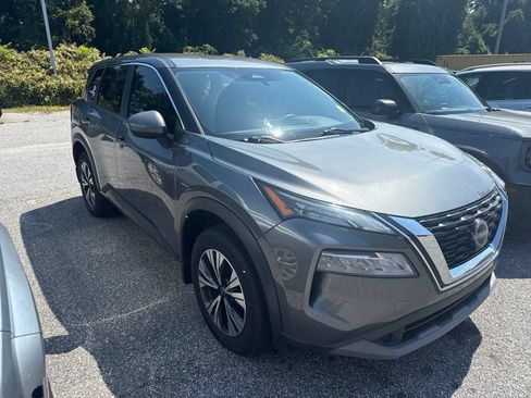 Used 2023 Nissan Rogue SV FWD image 3