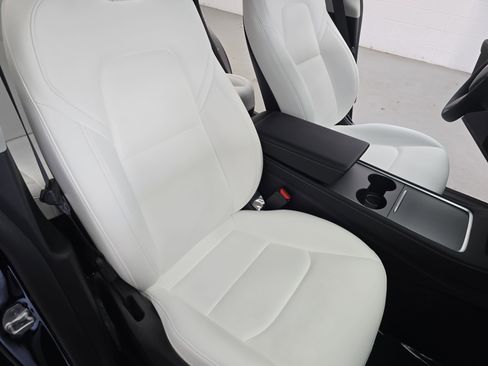 Used 2023 Tesla Model Y Long Range image 10