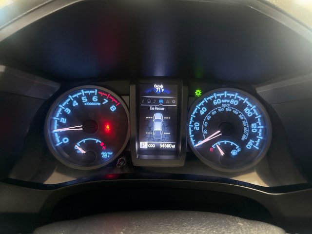Used 2016 Toyota Tacoma TRD Sport RWD image 11