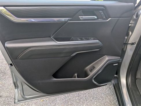 Used 2024 GMC Acadia Elevation image 23