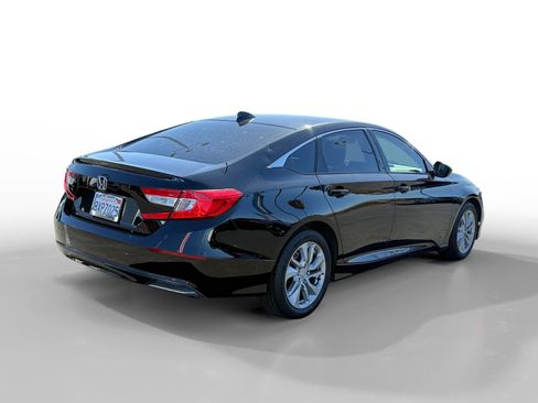 Used 2018 Honda Accord LX image 5