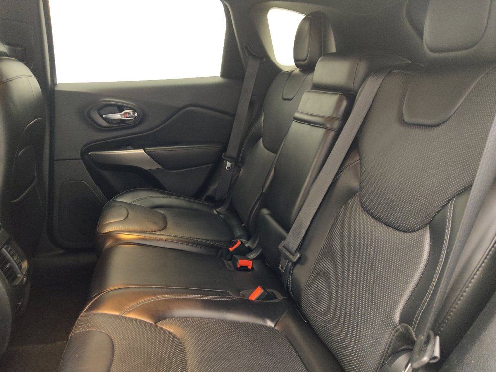 Used 2019 Jeep Cherokee High Altitude FWD image 18