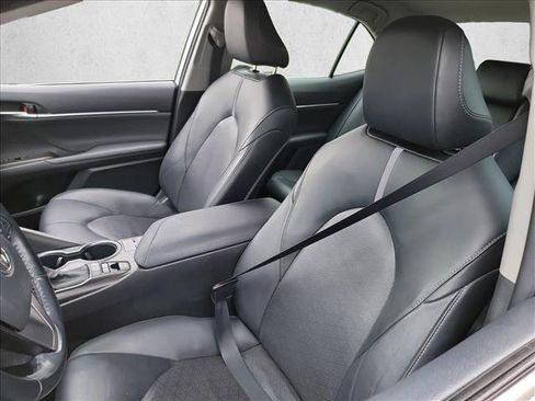 Used 2022 Toyota Camry XSE w/ Cold Weather Package FWD image 13