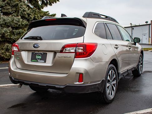 Used 2016 Subaru Outback 2.5i Limited image 9