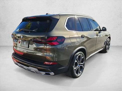 New 2026 BMW X5 sDrive40i RWD image 2