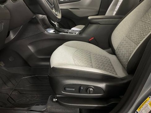 Used 2024 Chevrolet Equinox LT image 32