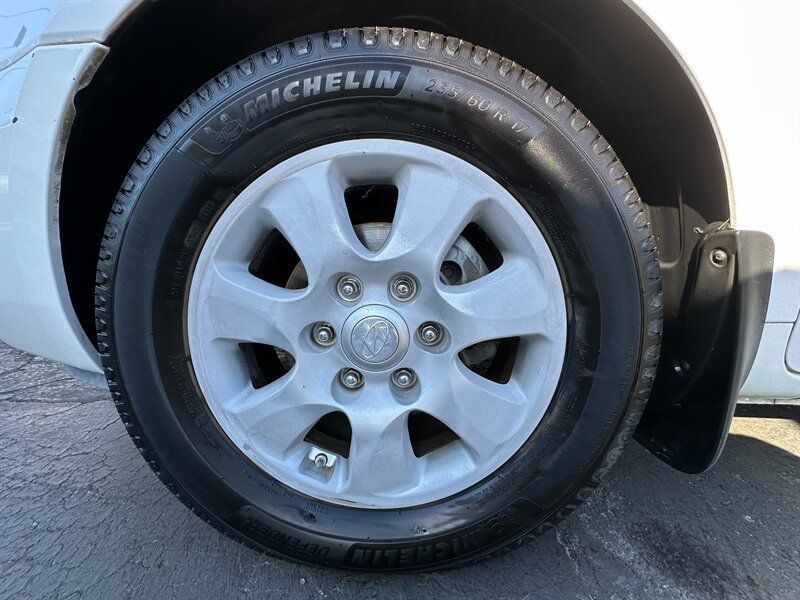 Used 2008 Hyundai Entourage GLS FWD image 9
