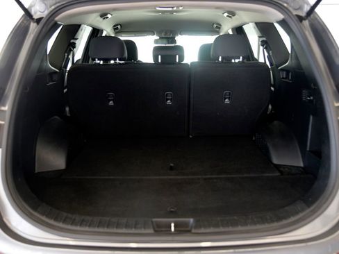 Used 2019 Hyundai Santa Fe SE image 28