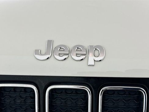 Used 2021 Jeep Renegade Latitude w/ Luxury Group I image 21