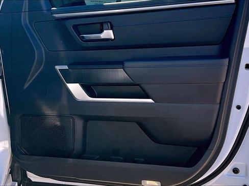 Used 2025 Toyota Sequoia Platinum image 22