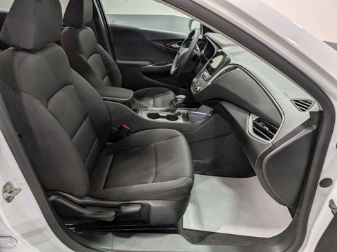 Used 2024 Chevrolet Malibu LT w/ Sport Edition FWD image 17