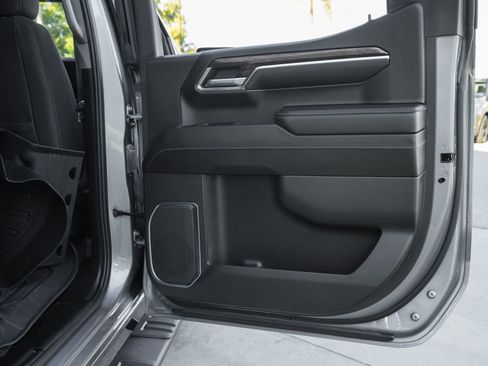 Used 2024 GMC Sierra 1500 Elevation image 36