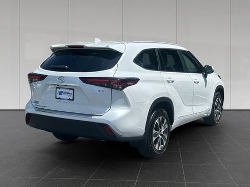 Used 2026 Toyota Highlander XLE w/ Protection Package #3 (TMS) AWD/4WD image 5