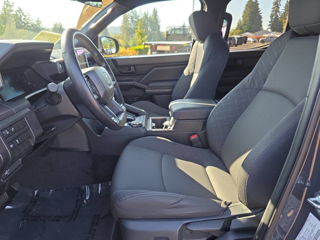 Used 2026 Toyota Tacoma SR5 AWD/4WD image 4