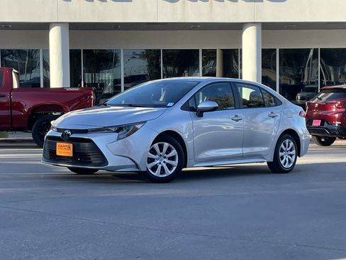 Used 2024 Toyota Corolla LE image 2